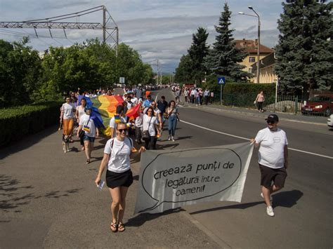 Cum A Fost La Mar Ul Pentru Drepturile Gay Din Cluj Pe Care Prim Ria S A Chinuit S L Opreasc