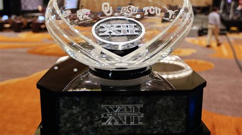 Friday Afternoon Video: Lupe Fiasco - The Show Goes On - Our Daily Bears