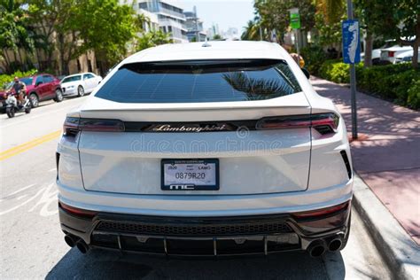 Miami Beach Florida Usa April 14 2021 Vista Posterior De Lamborghini