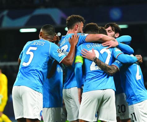 Il Napoli torna a sorridere è agli ottavi di Champions League 2 0 al