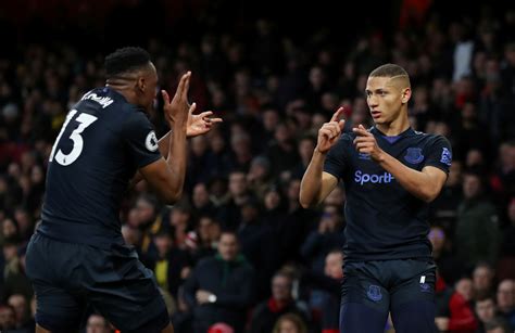 Video Richarlison Se Burló De Yerry Mina En Un Entrenamiento Y Al Colombiano No Le Causó Gracia