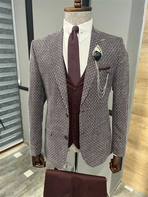 Burgundy Italian Designed Slim Fit Peak Lapel Patterned Suit By Gentwith