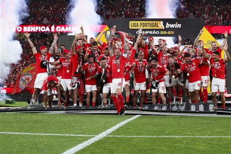 Benfica Conquista Campeonato Portugu S Pela Vez Folha Pe