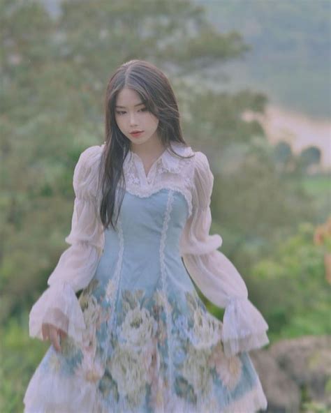 Ng M Nh N Nh Tiktoker Hi N Sexy Bikini Tuy T P