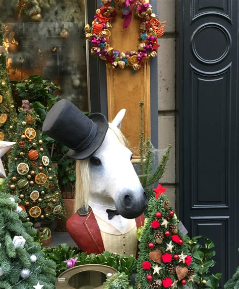 Christmas Decorations in Paris...A Little Something For Everyone