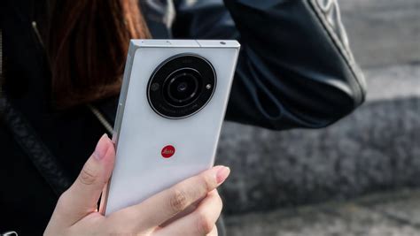 Leica представила камерофон Leitz Phone 2 по цене $1540