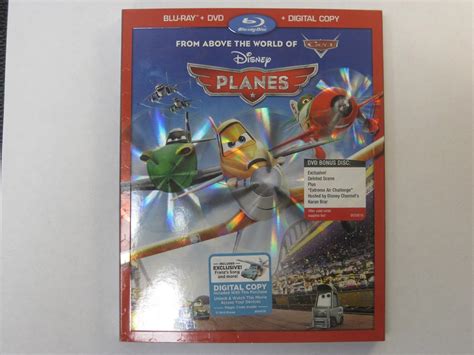 Amazon.com: Disney Planes Exclusive 2 Disc Combo Pack (Blu-ray + DVD ...