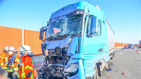 A6 Bei Bad Rappenau Stau Nach Schwerem Unfall Zwei Fahrstreifen Gesperrt