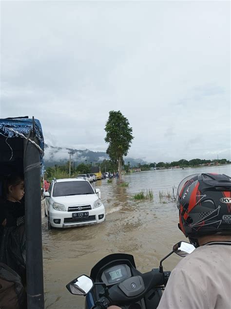 Dampak Banjir Di Kerinci Sungai Penuh Rumah Di Desa Di