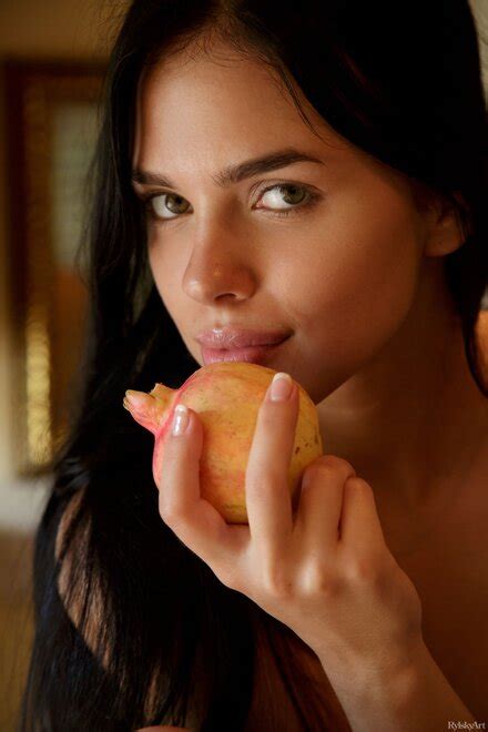 Tiny Breasted Teen Venice Naked At The Bar Ra Dico Si Venice Lei High Porn Pic