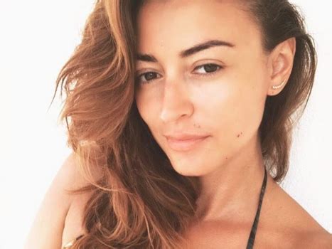 Rachel Legrain Trapani sexy en bikini Télé Star