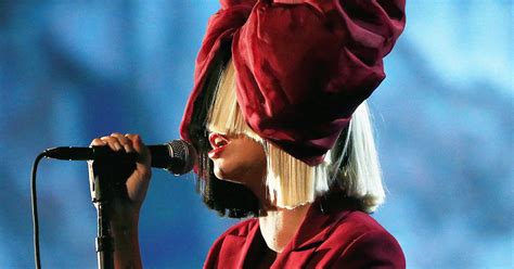 Sia Nude Photo Tweet Twitter Reactions