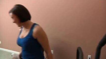 Brooke Gets Her Hot Pussy Filled With Gooey Cum