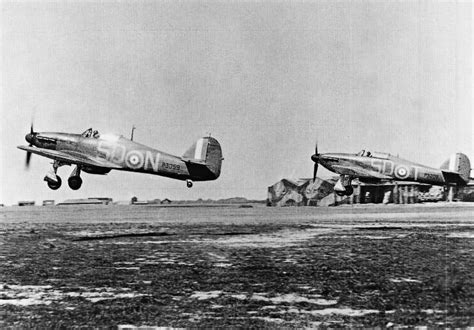 Asisbiz Hawker Hurricane I RAF 501Sqn SDN Lee P3059 England 1940 02