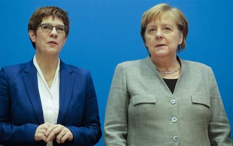 Renuncia Sucesora De Angela Merkel Tras Escándalo