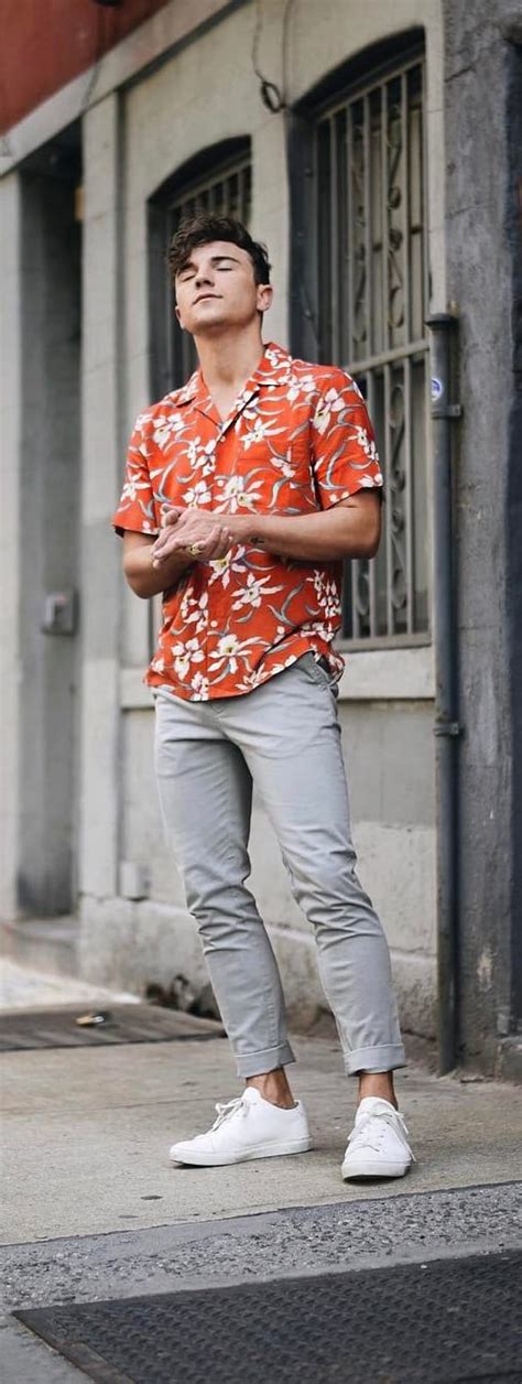 17 Hawaiian Outfits To Keep Men Vacation Ready In 2019