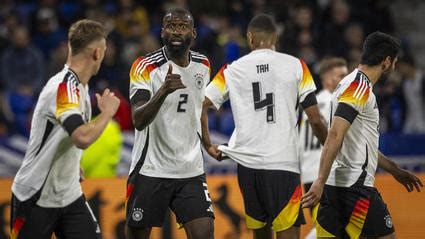 Adidas Und Dfb Reagieren Auf Wirbel Um Trikot Der Nationalmannschaft