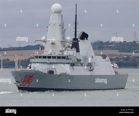 Type 45 destroyer hms dragon hi-res stock photography and images - Alamy