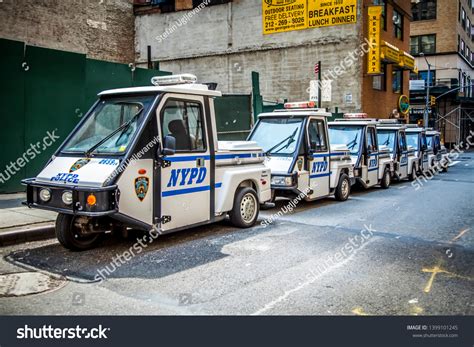 104 Three Wheeler Logo Images Stock Photos And Vectors Shutterstock