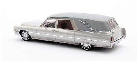 Cadillac Superior Crown Sovereign Landaulet Hearse 70 Silvermx20301