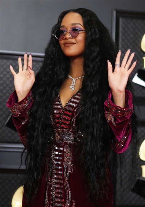 H.E.R. Attends the 63rd Annual Grammy Awards in Los Angeles 03/13/2021 ...