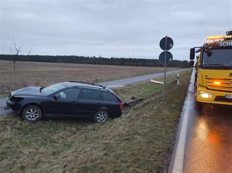 Unfall Auf Der B107 Bei Genthin