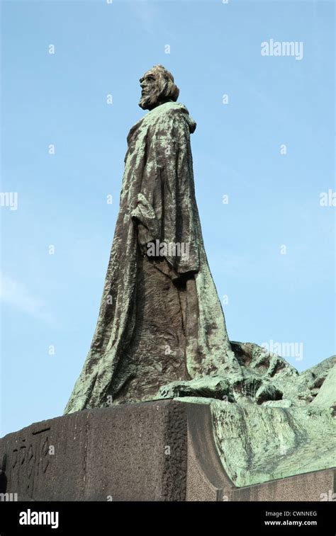 Prague - Jan Hus statue in Old Town Square - Staromestske namesti Praha ...