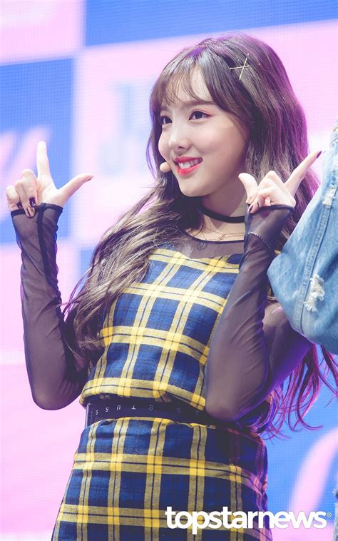 #NAYEON #LIKEY Kpop Girl Groups, Korean Girl Groups, Kpop Girls, Fandom ...