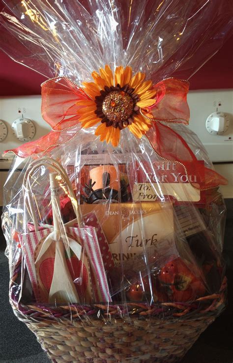 Thanksgiving Dinner Basket - A Complete Feast for the Holiday Season