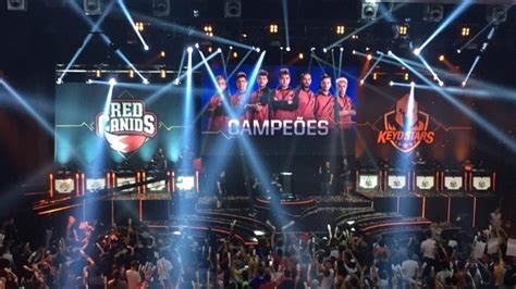 Em sua primeira final Red Canids atropela Keyd Stars e é campeã do