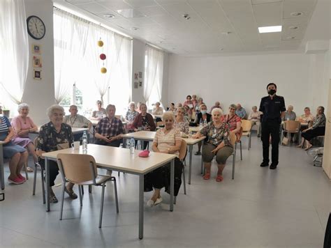 Jak się nie dać oszukać policja spotyka się z seniorami