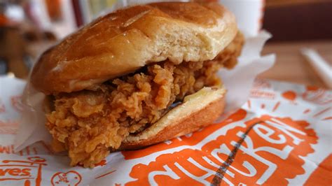 Score A Free Popeyes Chicken Sandwich Before 2022 Strikes Midnight