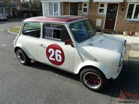 AUSTIN MINI RED HOT WHITE