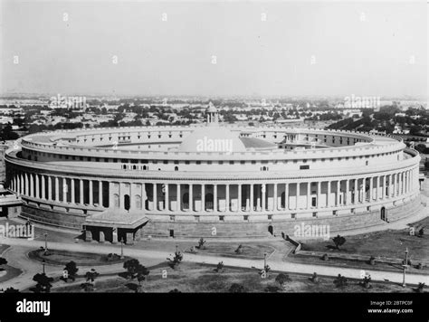 India 's new capital . A striking picture of New Delhi from the south ...