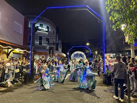 Natal em Blumenau quando acontecem os próximos desfiles