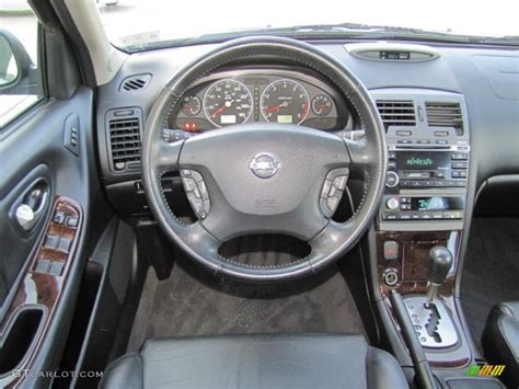 2002 Nissan Maxima GLE Dashboard Photos | GTCarLot.com