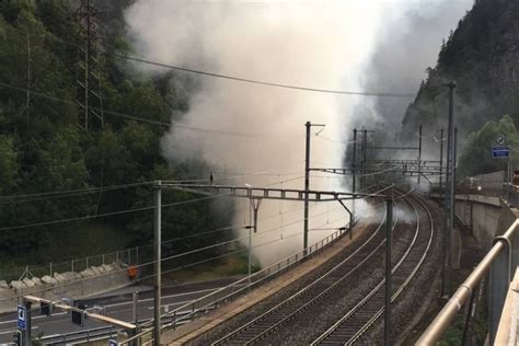 Camion In Fiamme Nella Galleria Del Piottino