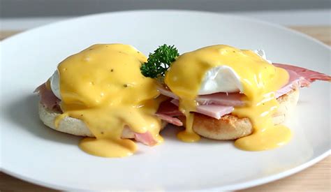 Eggs Benedict Recipe - Recipes by Carina