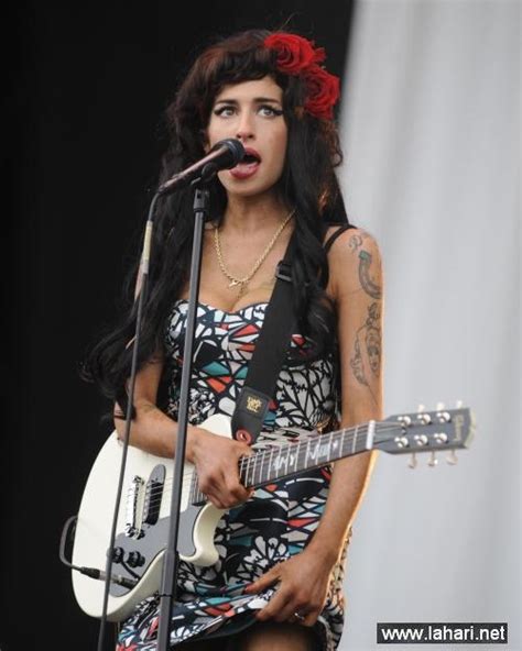 HD ACTRESS Amy Winehouse Hot Wallpapers