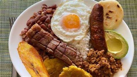 Bandeja Paisa Plato Típico Colombiano Youtube