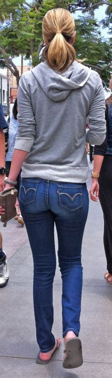 Peepforum Threads Bubble Butt On Skinny Blonde In Tight Jeans 127