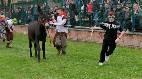 A Fontanelice la Pasquetta con la corsa dei somari e la Sagra della piè