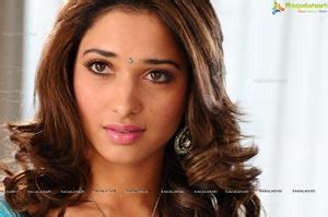 170 Exclusive HD Photos Tamanna Hot In Saree Images Page 2
