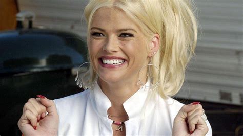 Anna Nicole Smith Net Worth, Relationship, Age, House, Profession