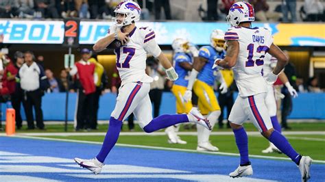 Josh Allen accounts for 3 touchdowns as Bills top Chargers