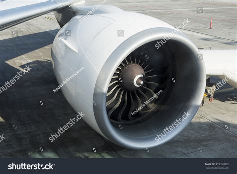 14,582 Boeing 777 Engine Royalty-Free Images, Stock Photos & Pictures ...