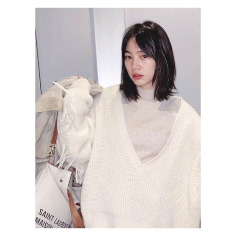 のん（能年玲奈）さんのインスタグラム写真 のん（能年玲奈）instagram 「私服。 ニットが好きだから冬は嬉しいけど、寒すぎると困る