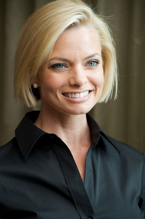 Jaime Pressly - I Love You Man Press conference Portraits (2009) HQ