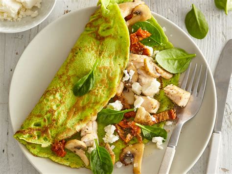 Gefüllte Pfannkuchen mit Feta Rezept EAT SMARTER