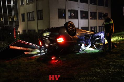 Auto Slaat Over De Kop Bij Eenzijdig Ongeval Havendreef Hv Almere